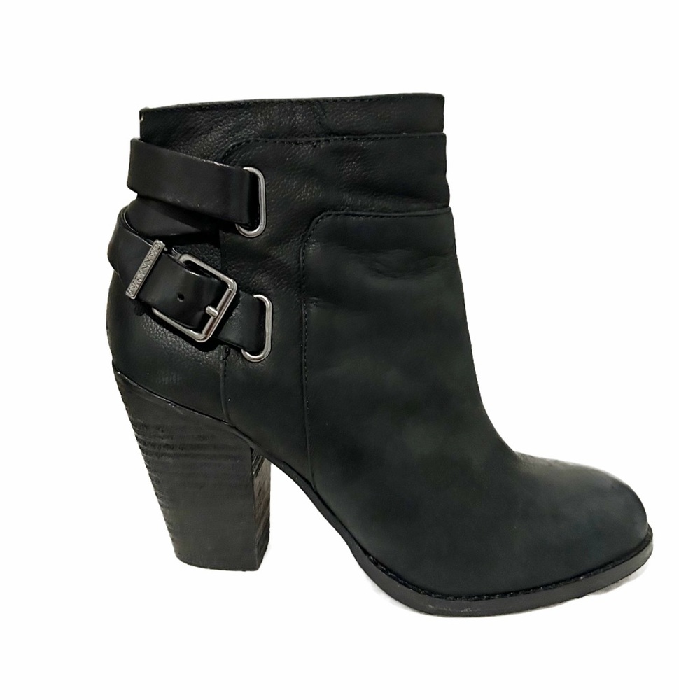 Gianni Bini black zip up ankle boots. Size 8.